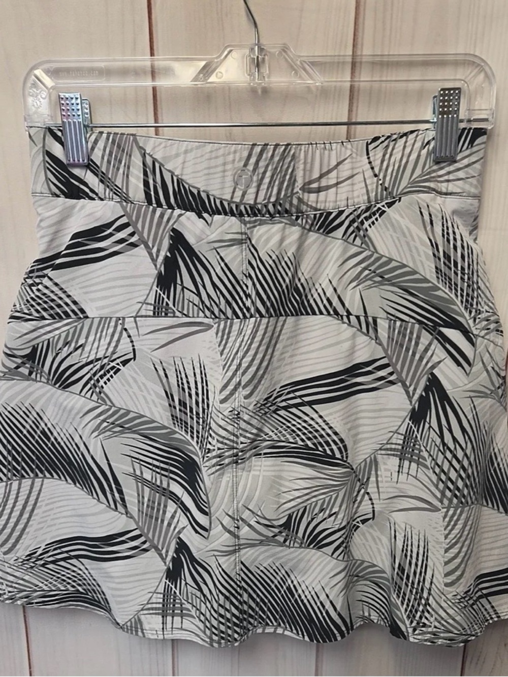 T by Talbots Lightweight Skort Leaf print Petite Small NWT